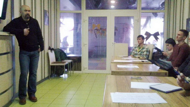 В Днепродзержинске экологи учат активистов организовывать свою общественную деятельность