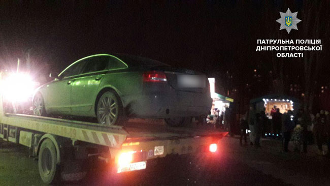 Полицейские задержали водителя, который ехал по пешеходному бульвару