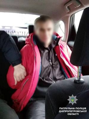 Патрульные задержали мужчину, который мешал движению автомобилей