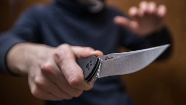 Помешал резать сало: в Каменском пасынок убил отчима