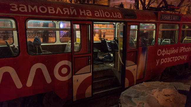 В центре Днепра в трамвае №1 умер мужчина