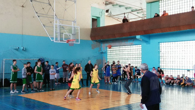 В Каменском прошли соревнования по стритболу