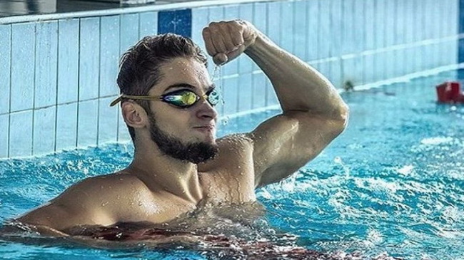 Пловец из Каменского завоевал шесть наград