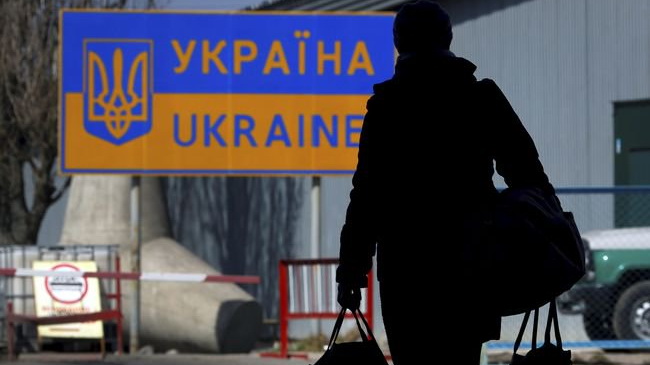 В Каменском помогают переселенцам