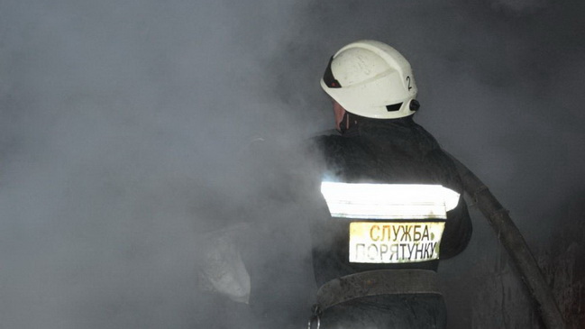 � ������ �� ����� � 4 ������: 2 �������� �������, 3 �������