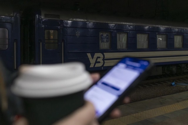 Фото Віталія Павленка/АрміяInform Продажа билетов на некоторые рейсы после 21 января откроется после корректировки расписания движения, - Укрзализныця