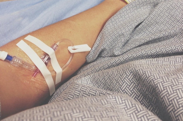 В городские больницы Днепра обратились 3 пострадавших в результате вражеских обстрелов 6 января, им оказали всю необходимую помощь