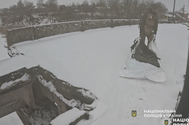 3 километра по рыхлому снегу: полицейские спецэкипажа полиции «Белый ангел» пешком доставили тело умершего мужчины к месту эвакуации