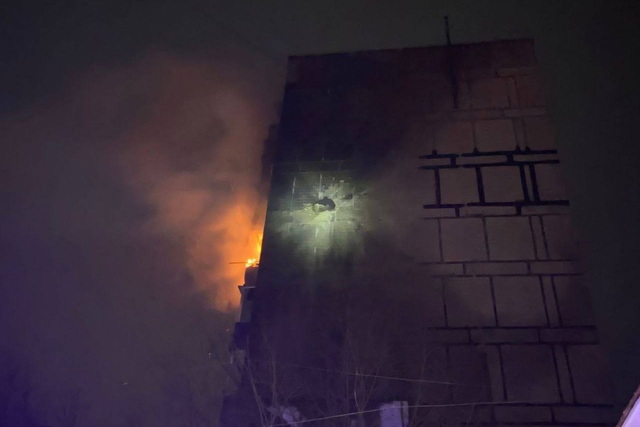 Атака БПЛА по многоэтажке в Кривом Роге: спасли 15 человек