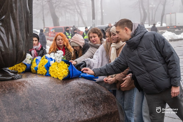 У Дніпрі вшанували пам’ять Героїв Крут