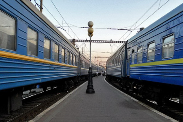 Между Днепром и Запорожьем ограничили движение поездов из-за вражеских дронов