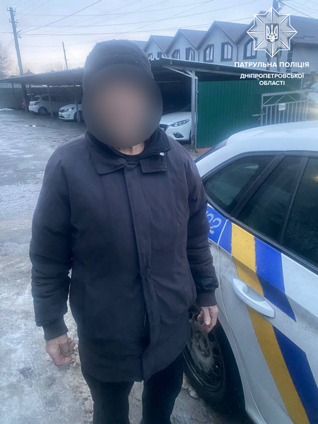В Днепре патрульные помогли мужчине, который потерялся, вернуться домой
