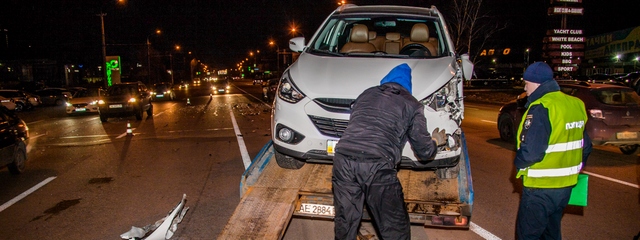 ����� �Bartolomeo� �� �������� ������ Lada � Hyundai