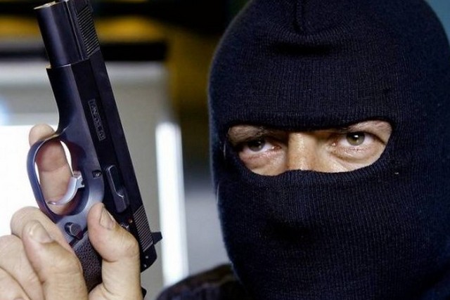 В Каменском неизвестные со стрельбой ограбили кафе