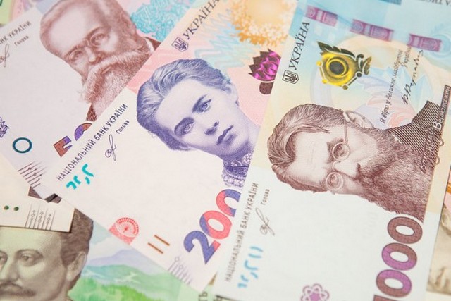 В Украине за год выросла средняя зарплата