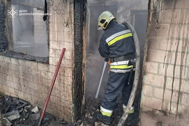 На Днепропетровщине во время ликвидации пожара спасатели обнаружили двух погибших мужчин