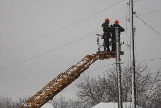 В «Дії» стартовала подача заявок на доплату 20 тыс. грн для работников аварийно-восстановительных бригад