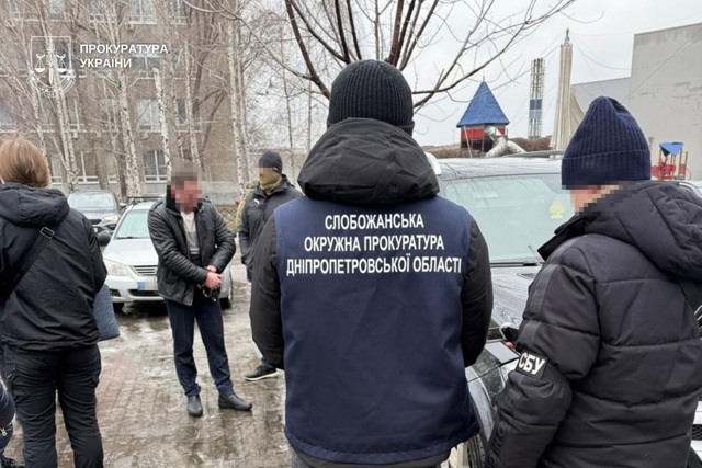 За 7 тисяч доларів обіцяв «вирішити питання» з ВЛК: у Дніпрі викрито адвоката