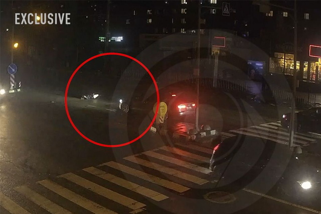 В Днепре на Слобожанском проспекте Audi сбила 28-летнюю женщину: видео момента ДТП