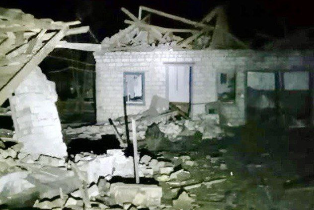 15 раз враг атаковал три района области ночью: пострадал мужчина