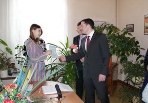 � ���������������� ������������� � �������� ������� ������ ����� �������� � �������