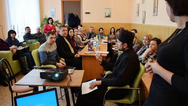 У Кам`янському відбулось засідання круглого столу з питань соціальної політики