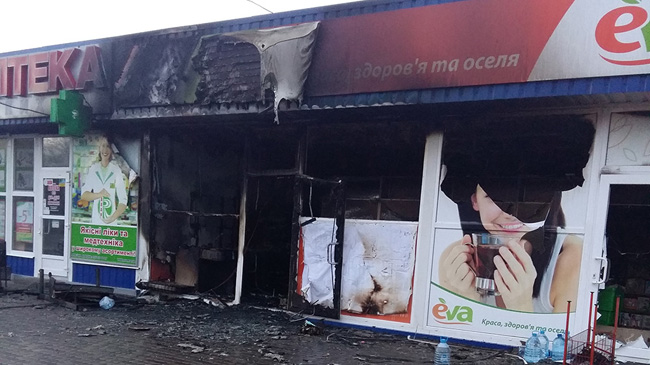 В Синельниково горел магазин