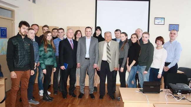 Кам'янський міський голова Андрій Білоусов зустрівся зі студентами-політологами ДНУ