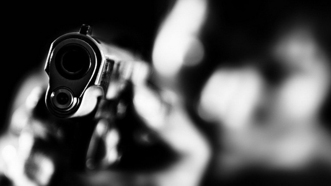 В Каменском двое в балаклавах совершили вооруженное ограбление квартиры