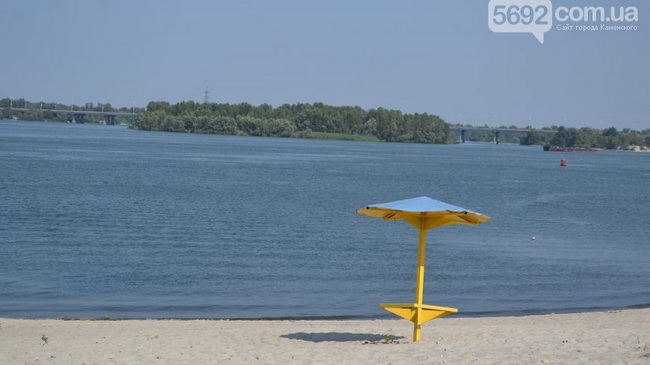 Городской пляж Каменского подготовят к летнему сезону