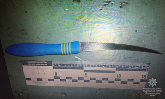 В Днепре жена после 20 лет брака нанесла мужу многочисленные ножевые ранения