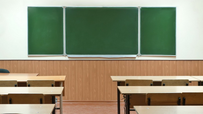 Учебные заведения Каменского заработают 12 марта