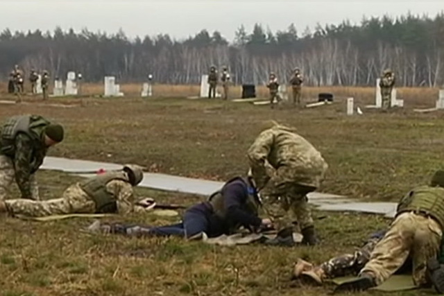 На полигоне в Гвардейском школьники знакомились с военным ремеслом