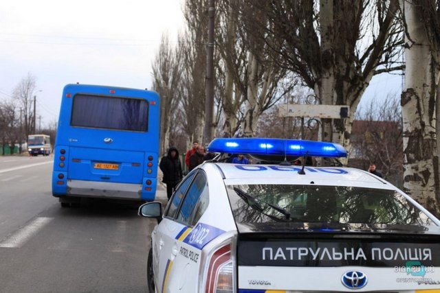 В Днепре на Киевской автобус сбил пожилую пару