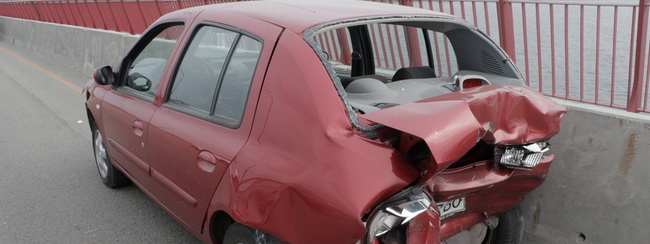 В Днепре на Центральном мосту столкнулись три автомобиля: пострадала женщина