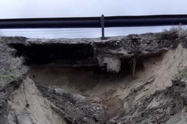Проблема разрушенной дороги на мостовом переходе в Каменском будет решена