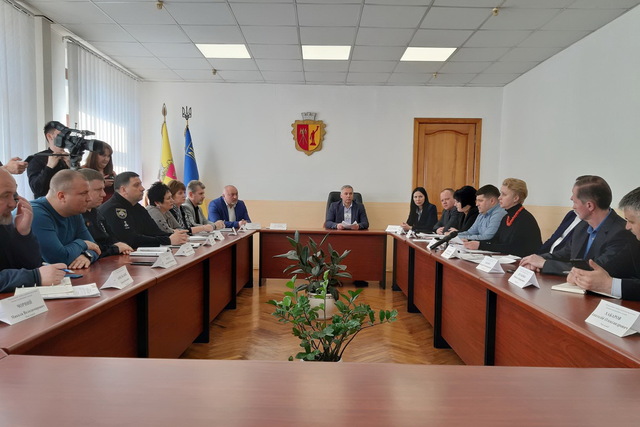 �������� � ���������: ��������� ������ ������� ��������� �������� ��� � �� �� �������� ������������ COVID-2019