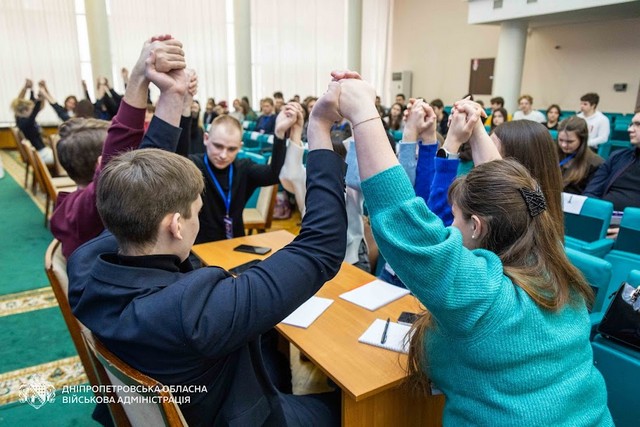 �� ���������������� ������ �������� � ���� �������� ����� STARt LEAD: �������������� ����� 100 ��������