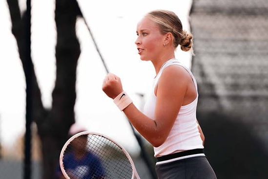 Теннисистка Елизавета Котляр из Днепра выиграла турнир во Франции