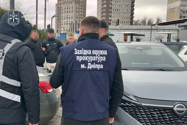 За 16 тысяч долларов обещал «решить вопрос» с ВЛК: жителю Днепра сообщили о подозрении