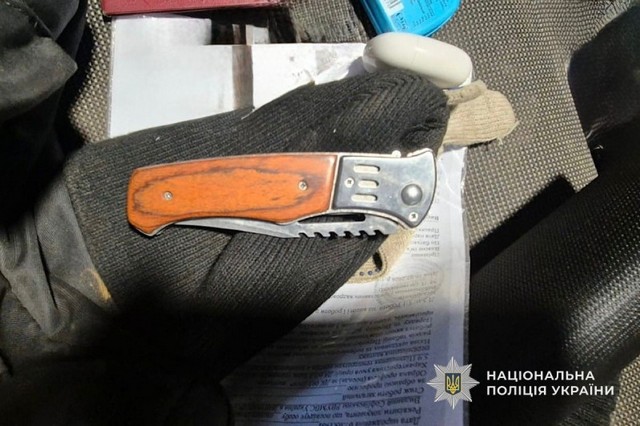 На Днепропетровщине полицейские задержали мужчину, нанесшего смертельное ранение односельцу