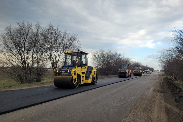 На Днепропетровщине ремонтируют Симферопольскую трассу