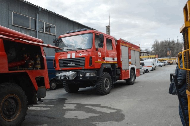 В Днепре ликвидировали пожар на территории предприятия