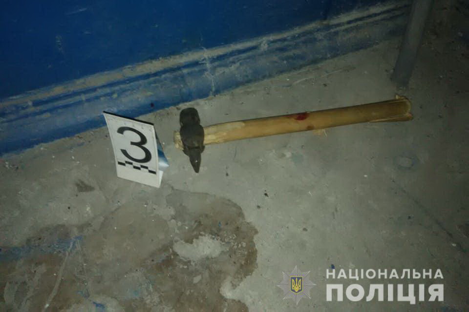 В Каменском полицейские применили оружие при задержании злоумышленника, избившего мужчину и женщину