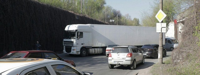 � ������ ����� ���� ��-�� ������������ � Lada �������� DAF �������� ������