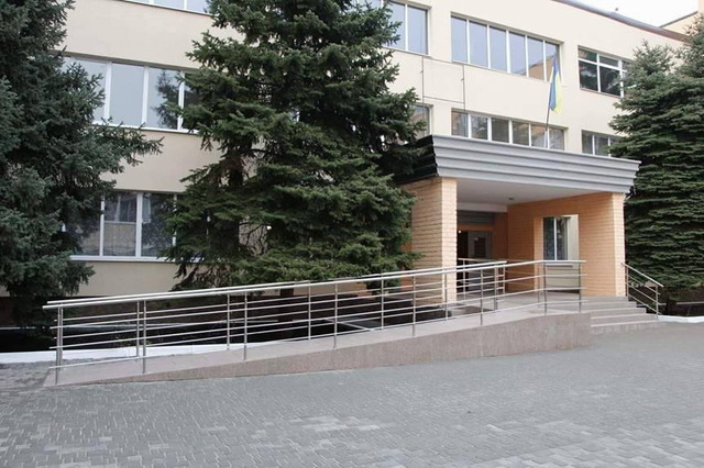 В еще одной школе Днепра оборудуют пункт для беженцев