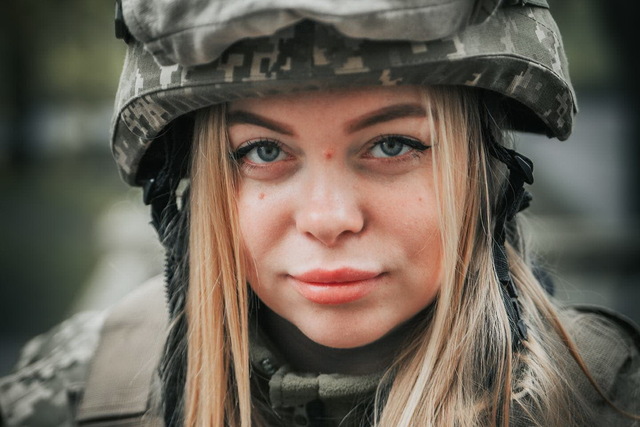 Днепровская красавица призналась, как оказалась в бригаде «Холодный Яр»