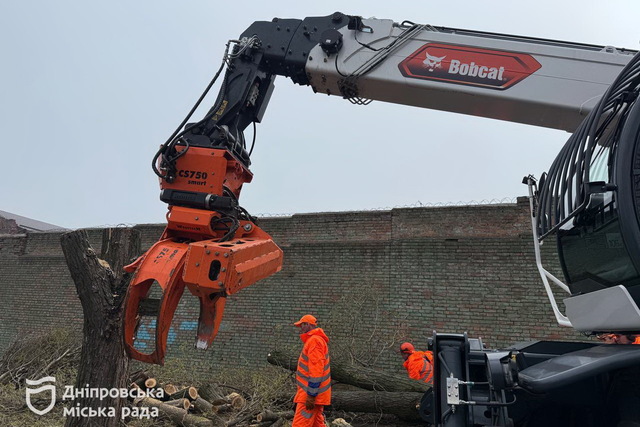      ,      Bobcat TR60    