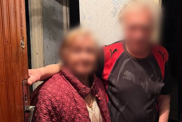 Дніпровські патрульні допомогли жінці, яка загубилася, повернутися додому