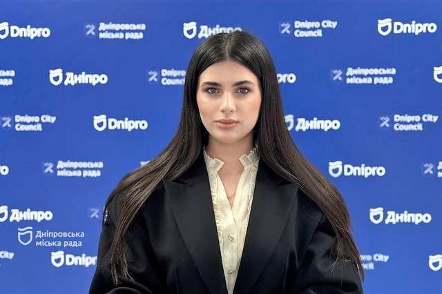 Дніпро першим в Україні запровадив електронний учнівський квиток, уже понад 72 тисяч школярів користуються ним у застосунку «єДніпро»